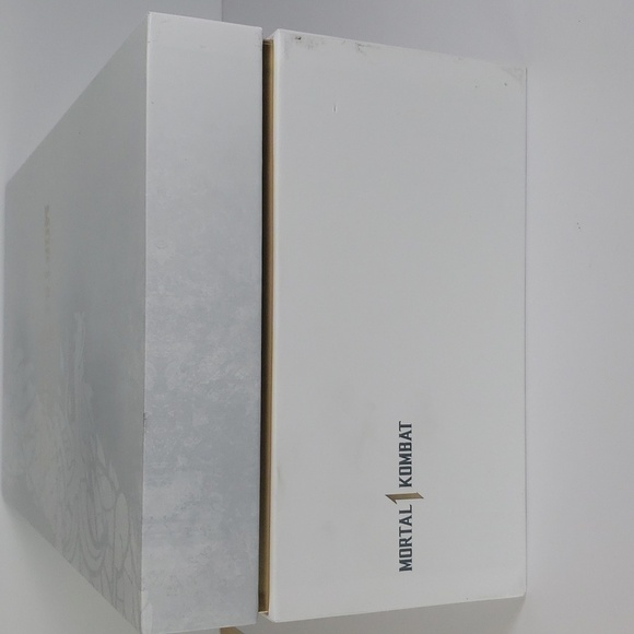 Mortal Kombat Kollector's Edition Figure /Game for X Box series X - Picture 12 of 15